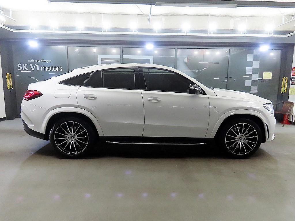 벤츠 GLE클래스(4세대) GLE 400d 4매틱 쿠페 - 이미지 12