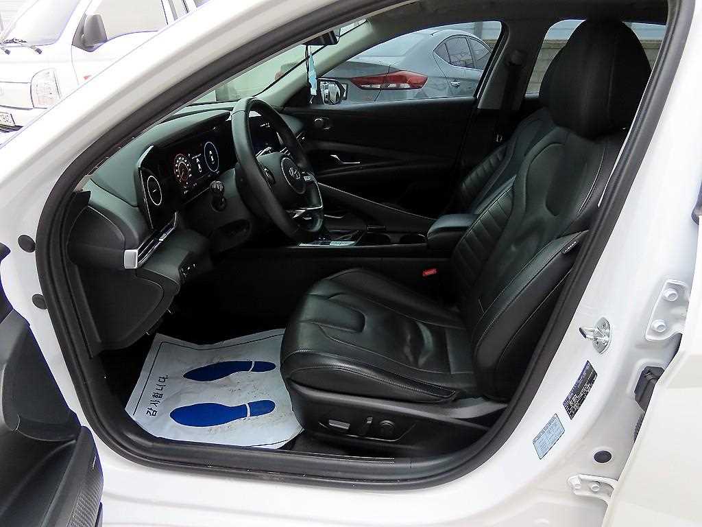 현대 아반떼(CN7) 1.6 가솔린 인스퍼레이션 - 이미지 3