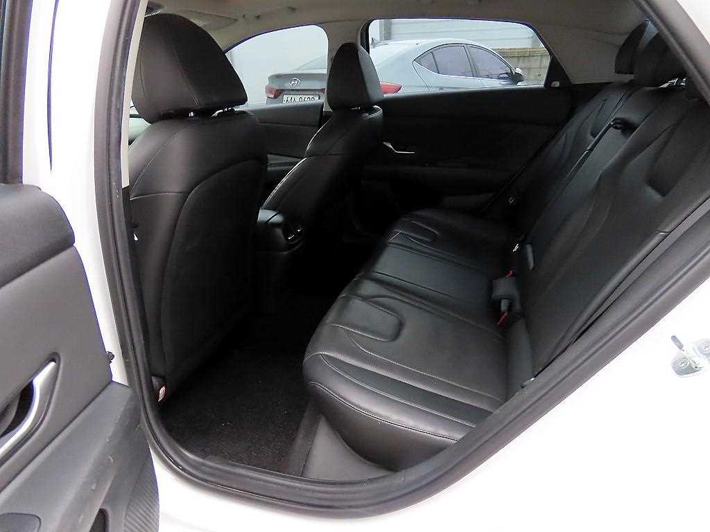 현대 아반떼(CN7) 1.6 가솔린 인스퍼레이션 - 이미지 15