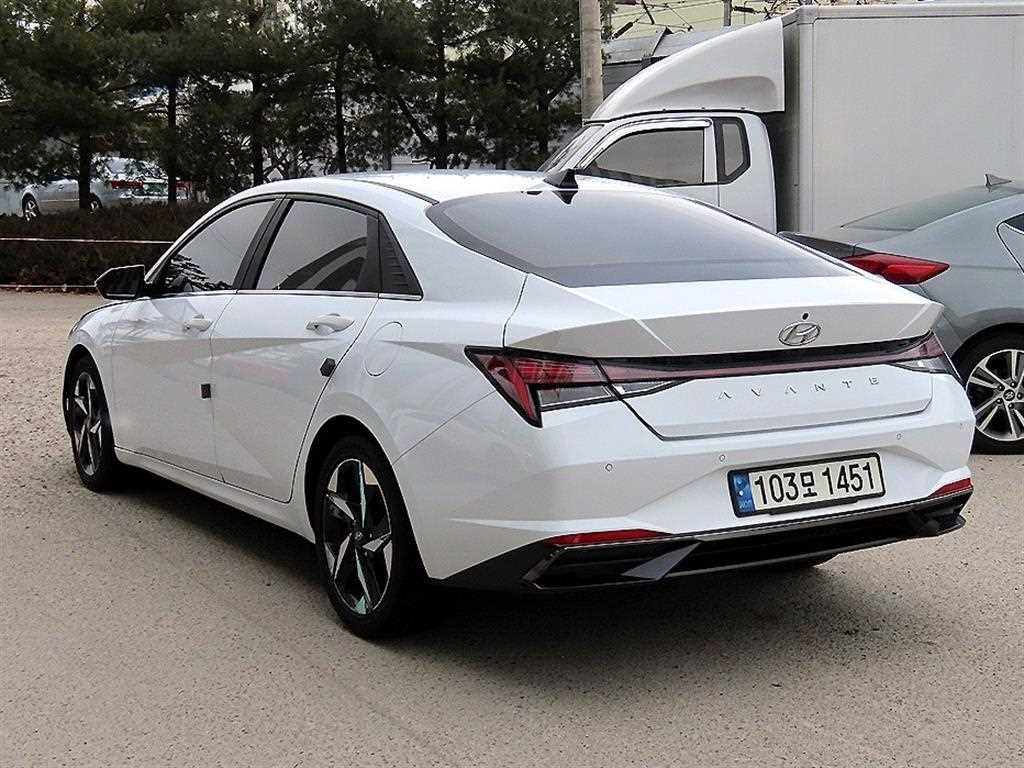 현대 아반떼(CN7) 1.6 가솔린 인스퍼레이션 - 이미지 14