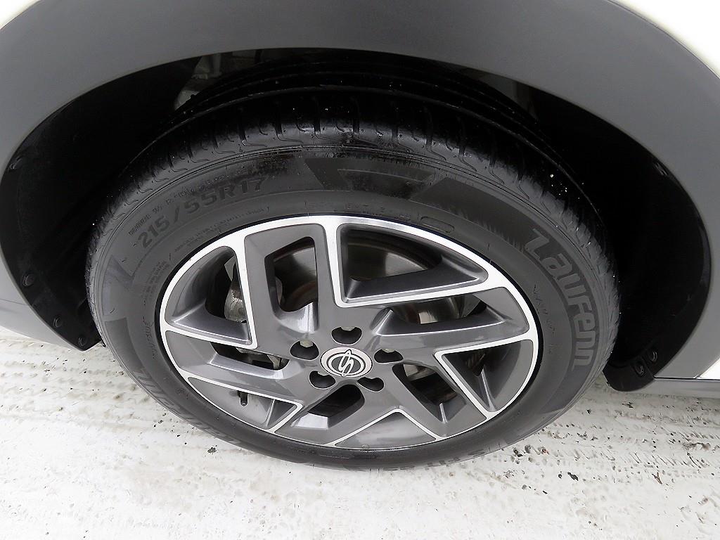 KG모빌리티(쌍용) 베리 뉴 티볼리 1.5 가솔린 2WD V3 - 이미지 9