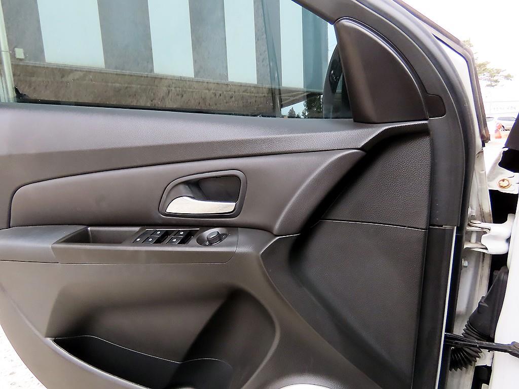 쉐보레 (대우) 크루즈 4도어 1.8 LTZ+ - 이미지 3