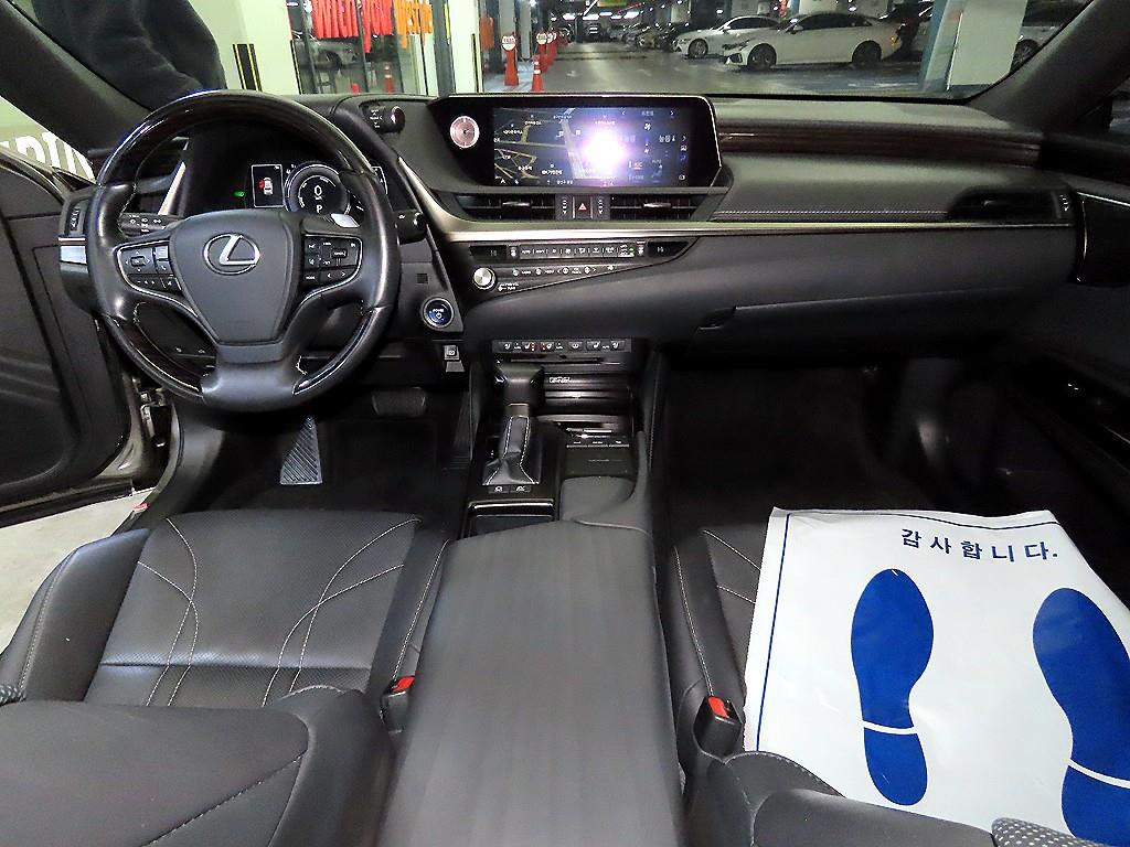 렉서스 ES(7세대) 300h 이그제큐티브
