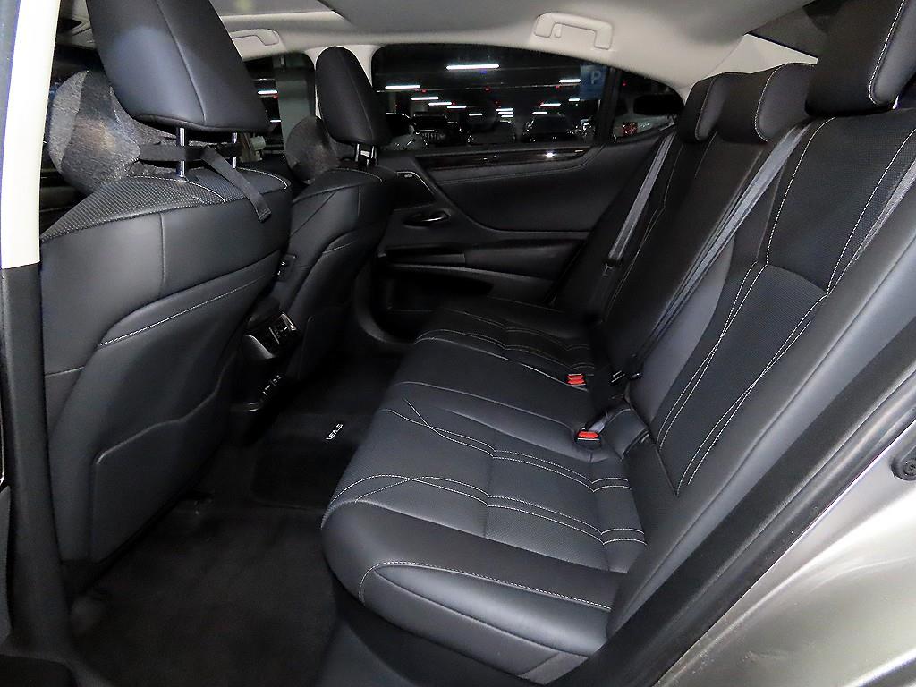 렉서스 ES(7세대) 300h 이그제큐티브 - 이미지 4