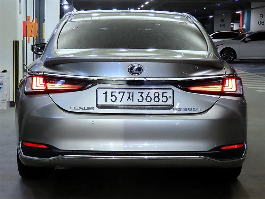 렉서스 ES(7세대) 300h 이그제큐티브 - 이미지 11