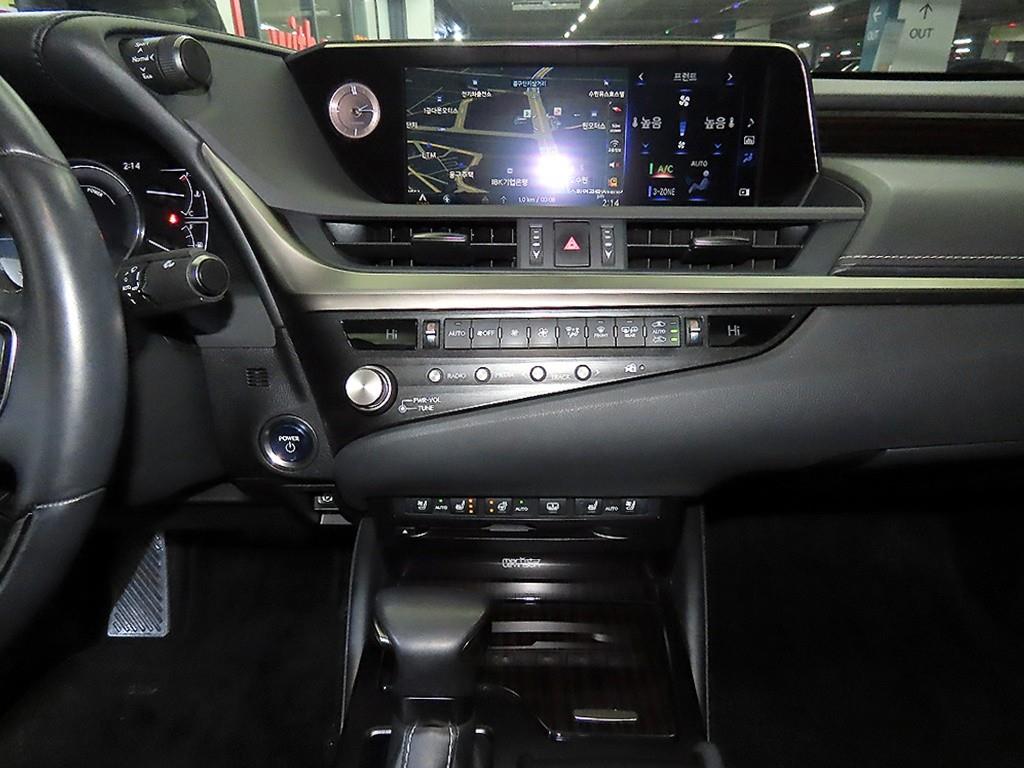 렉서스 ES(7세대) 300h 이그제큐티브 - 이미지 7