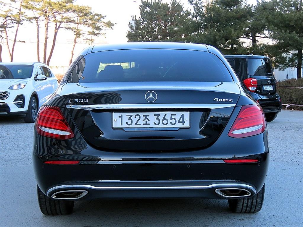 벤츠 E클래스(5세대) E300 4매틱 익스클루시브 - 이미지 17