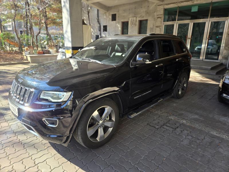 지프 그랜드 체로키(WK2) 3.0 CRD 오버랜드 - 이미지 9