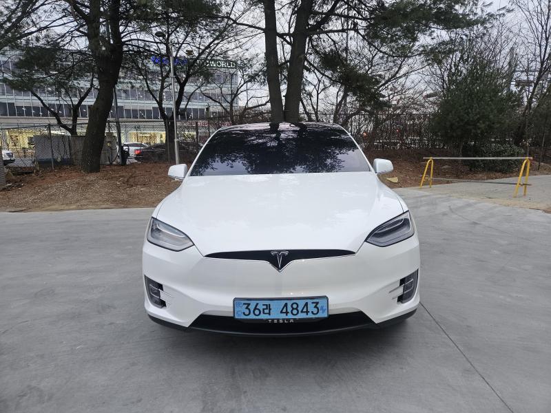 테슬라 모델 X AWD 롱 레인지 - 이미지 3