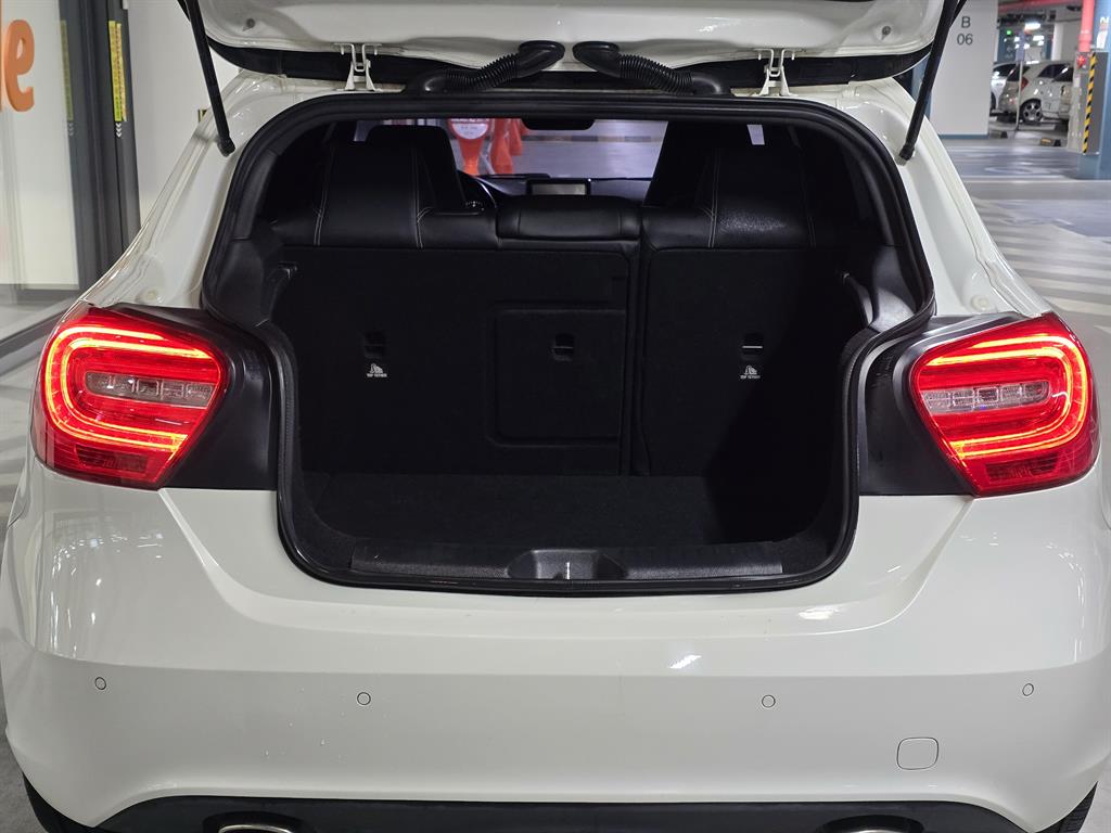 벤츠 A클래스(3세대) A180 CDI 나이트 - 이미지 2