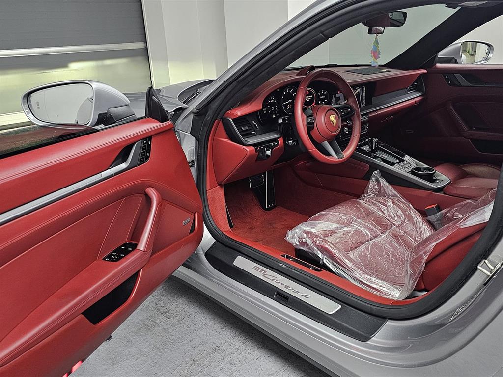 포르쉐 911(992) 카레라 4 - 이미지 2