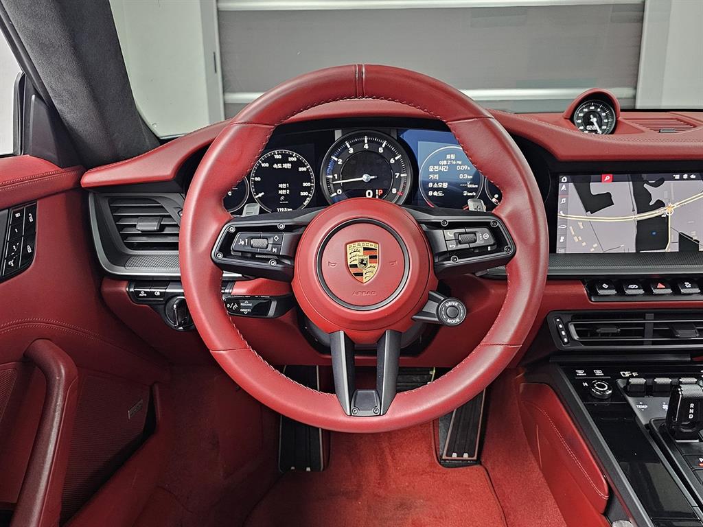 포르쉐 911(992) 카레라 4 - 이미지 6