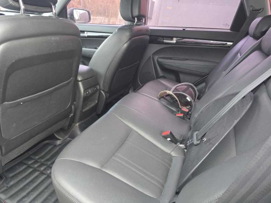 기아 뉴쏘렌토 R R2.0 2WD 프레스티지 - 이미지 8