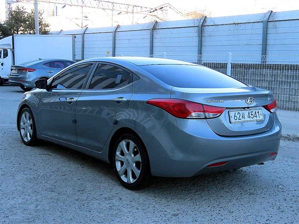 현대 아반떼MD M16 GDi 탑