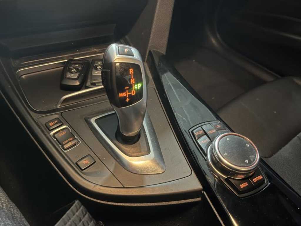 BMW 3시리즈(6세대) 320d - 이미지 2