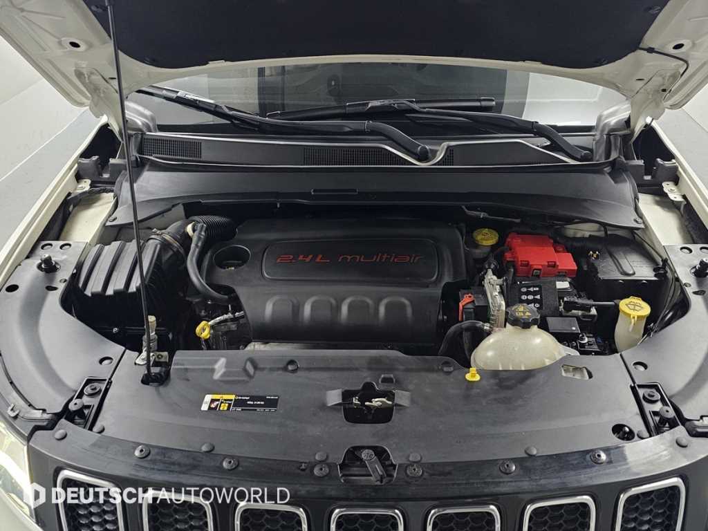 지프 컴패스(MP) 2.4 AWD 리미티드 하이 - 이미지 6