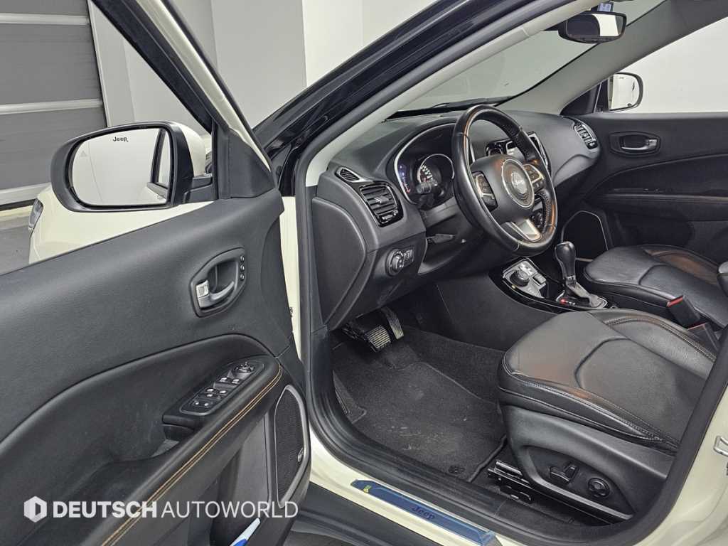 지프 컴패스(MP) 2.4 AWD 리미티드 하이 - 이미지 17