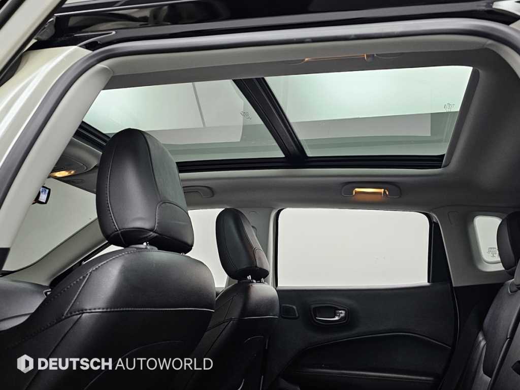 지프 컴패스(MP) 2.4 AWD 리미티드 하이 - 이미지 15