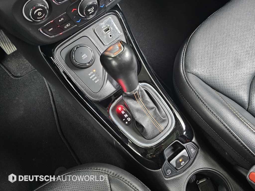 지프 컴패스(MP) 2.4 AWD 리미티드 하이 - 이미지 9