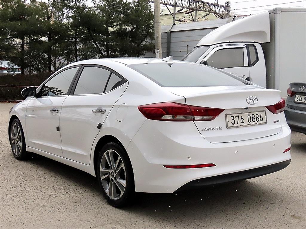 현대 아반떼AD 1.6 디젤 프리미엄 - 이미지 14