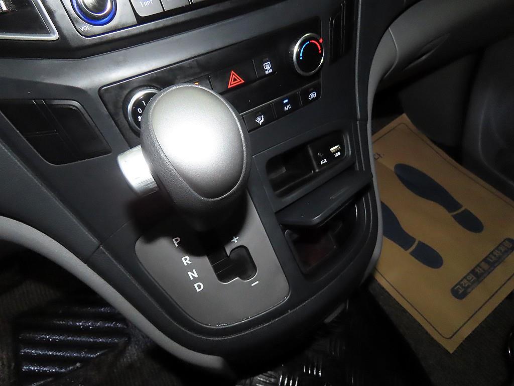 현대 더 뉴그랜드스타렉스 3인승 디젤 밴 스타일 - 이미지 3