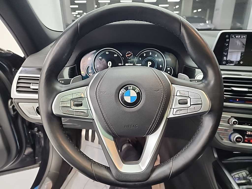 BMW 7시리즈(6세대) 740e M 스포트팩 - 이미지 8