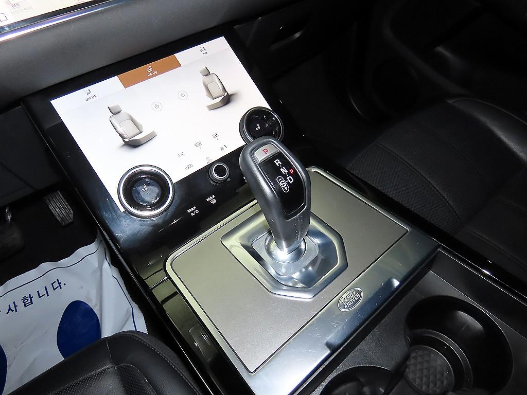 랜드로버 레인지로버 이보크(2세대) 2.0 P250 SE - 이미지 13