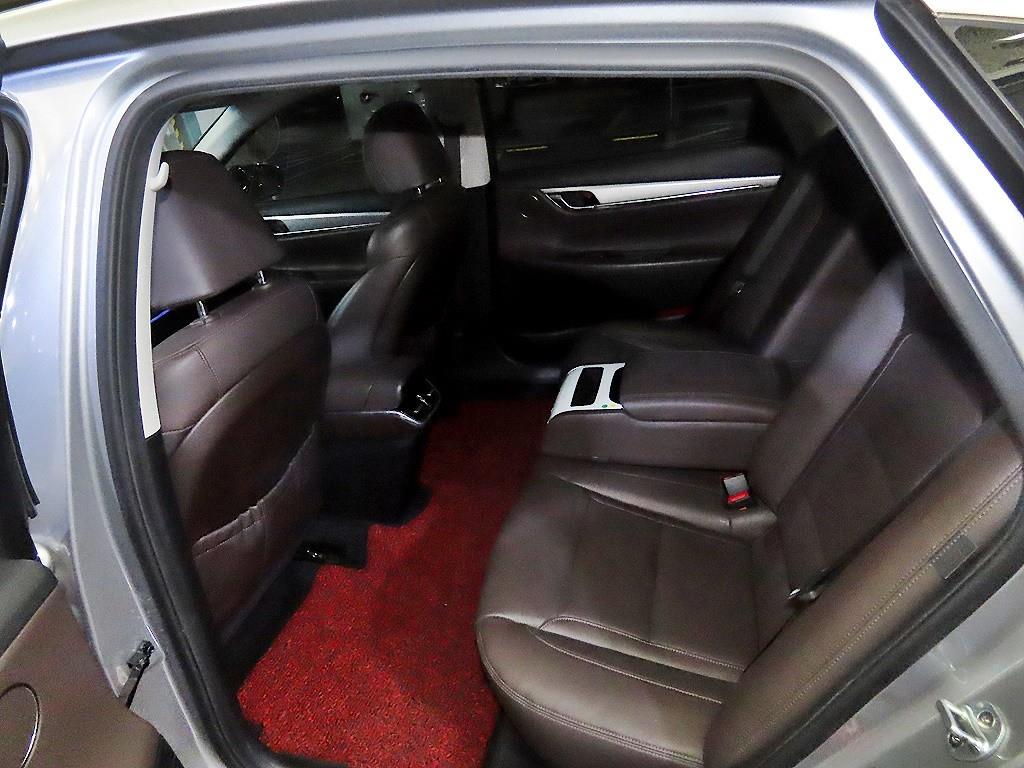 현대 더 뉴그랜저IG 가솔린 2.5 프리미엄 초이스 - 이미지 3