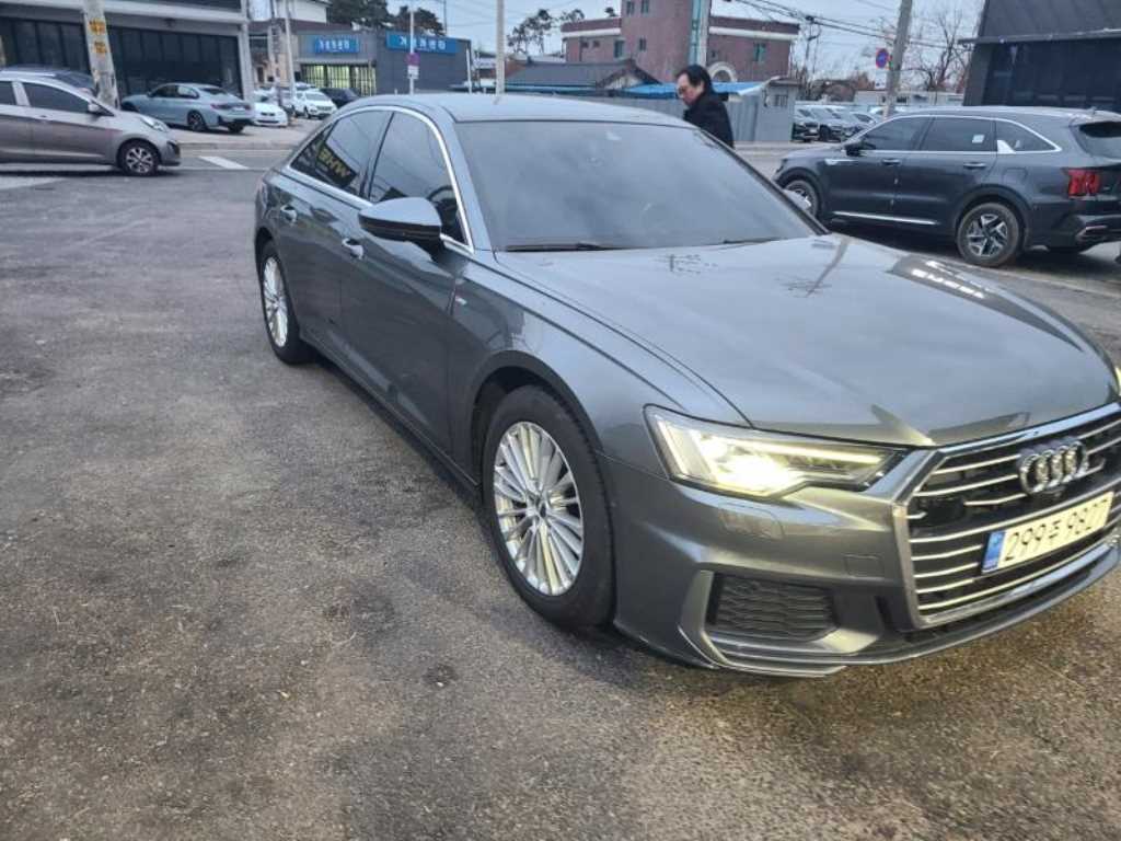 아우디 A6(5세대) 45 TFSI 프리미엄 - 이미지 2
