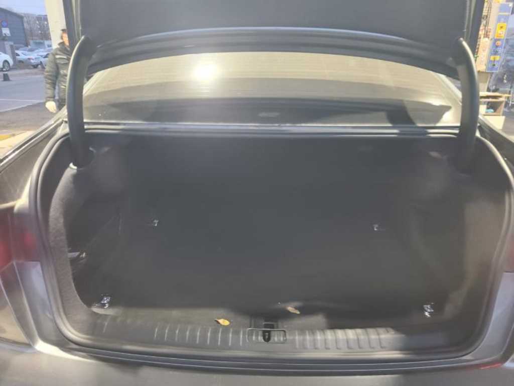 아우디 A6(5세대) 45 TFSI 프리미엄 - 이미지 12