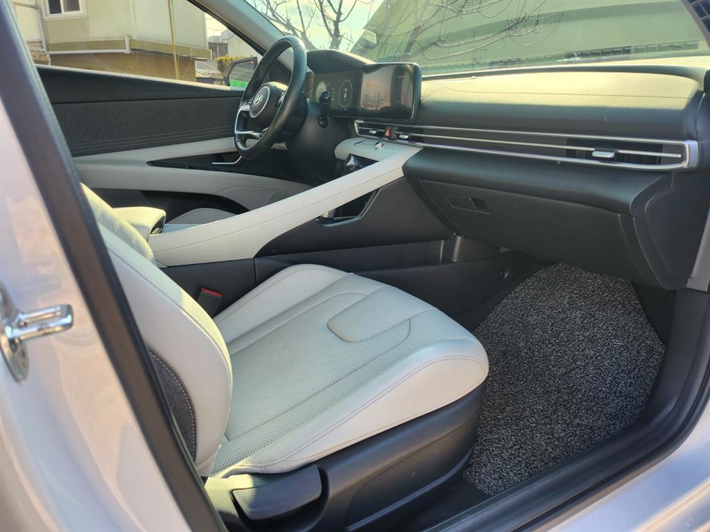 현대 아반떼(CN7) 1.6 가솔린 인스퍼레이션 - 이미지 17