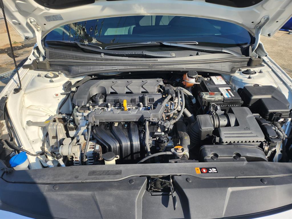 현대 아반떼(CN7) 1.6 가솔린 인스퍼레이션 - 이미지 8