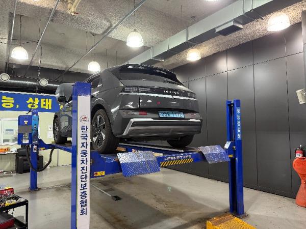 현대 더 뉴아이오닉 5 EV 2WD 롱레인지 익스클루시브 - 이미지 2