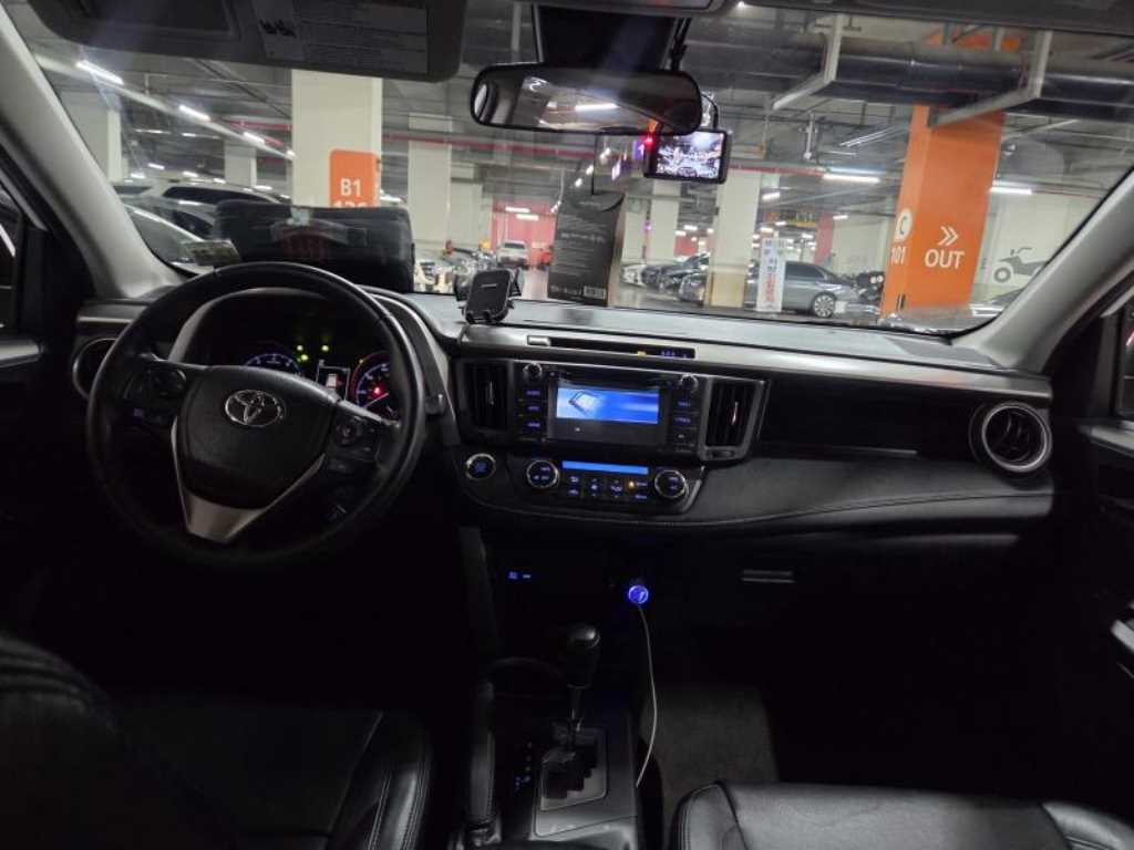 토요타 라브4(4세대) 2.5 4WD - 이미지 7