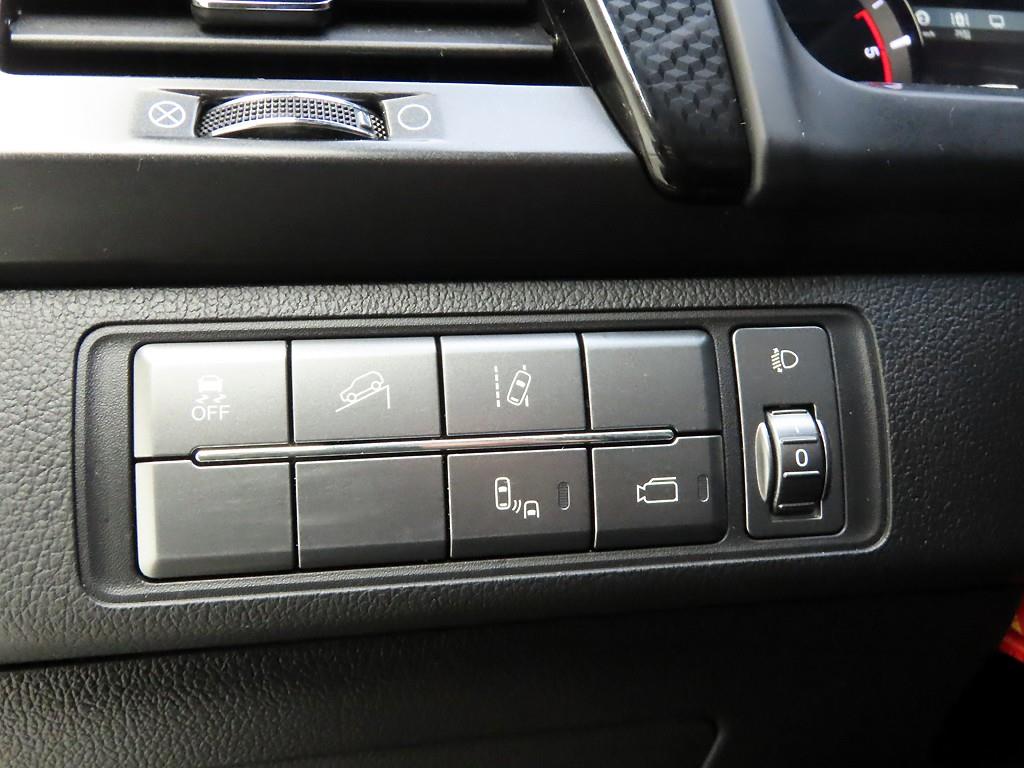 KG모빌리티(쌍용) 렉스턴 스포츠 2.2 4WD 프레스티지 스페셜 - 이미지 18