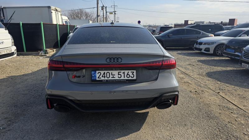 아우디 RS7(2세대) 4.0 TFSI 콰트로 - 이미지 3
