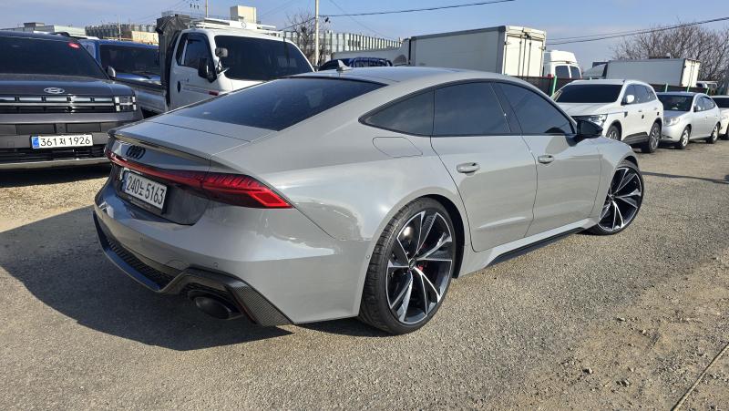 아우디 RS7(2세대) 4.0 TFSI 콰트로 - 이미지 15