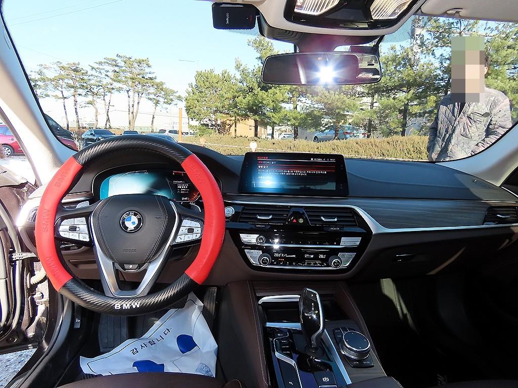 BMW 5시리즈(7세대) 520d 럭셔리 라인플러스 - 이미지 5