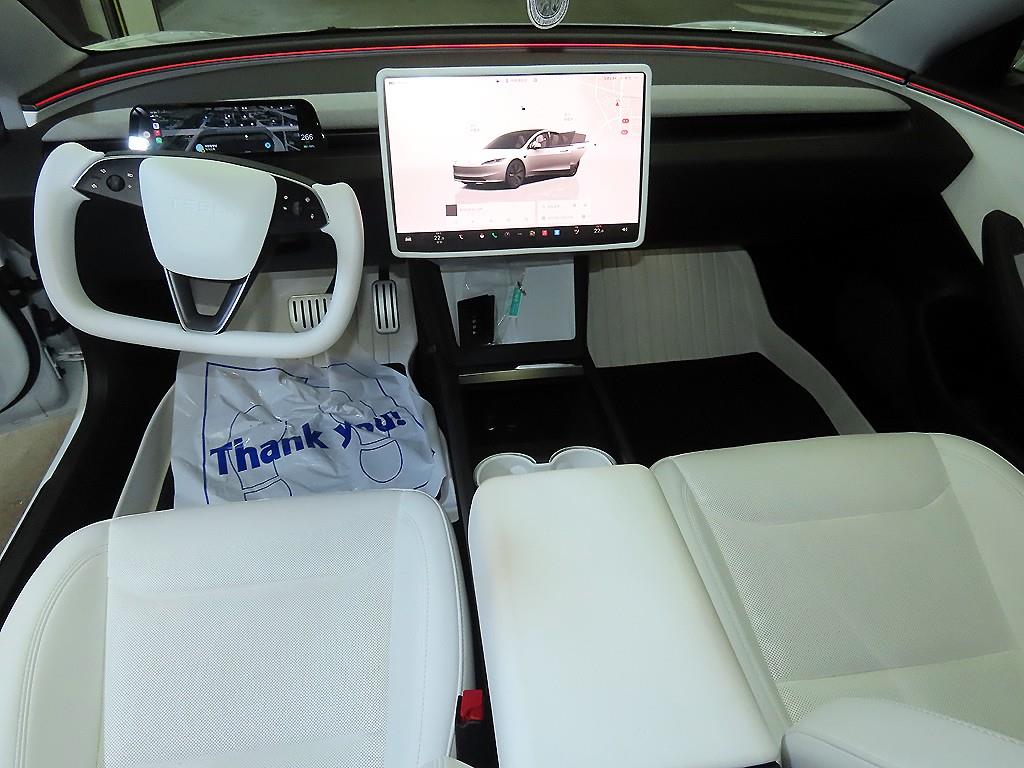 테슬라 모델 3 RWD - 이미지 16