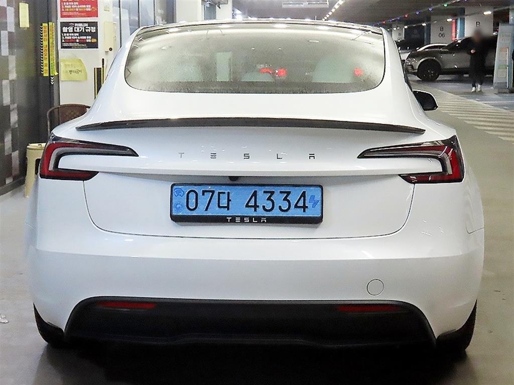 테슬라 모델 3 RWD - 이미지 2