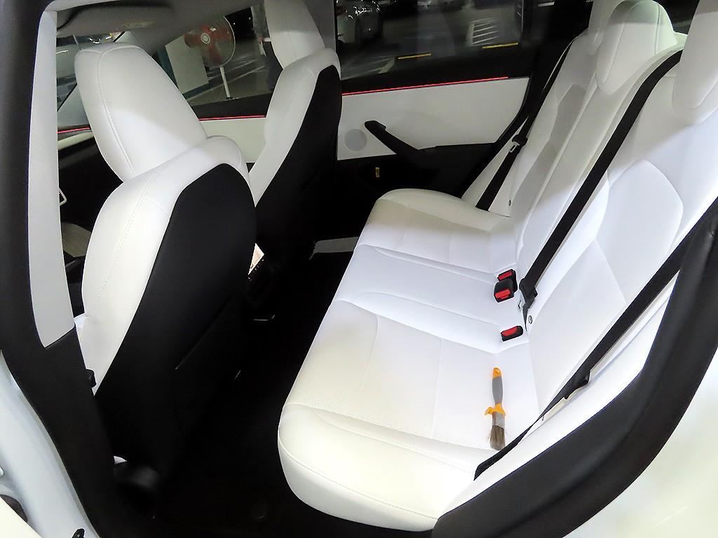 테슬라 모델 3 RWD - 이미지 9