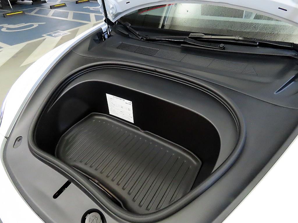 테슬라 모델 3 RWD - 이미지 8