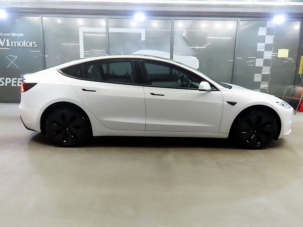 테슬라 모델 3 RWD - 이미지 12