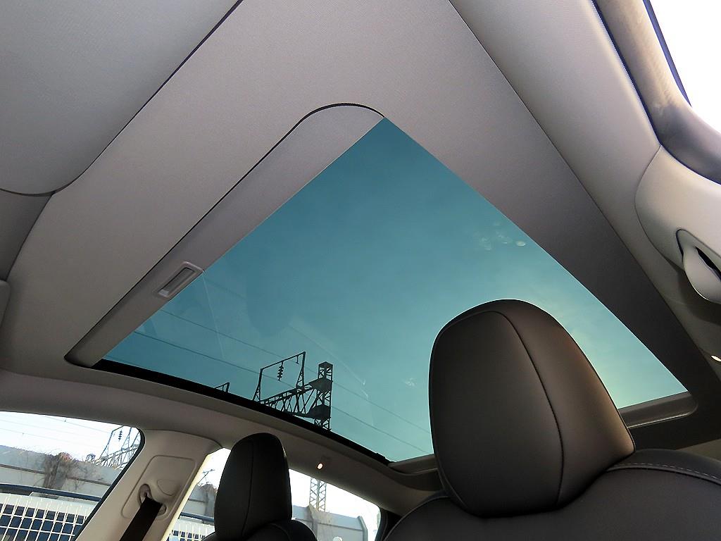 테슬라 모델 Y RWD - 이미지 19