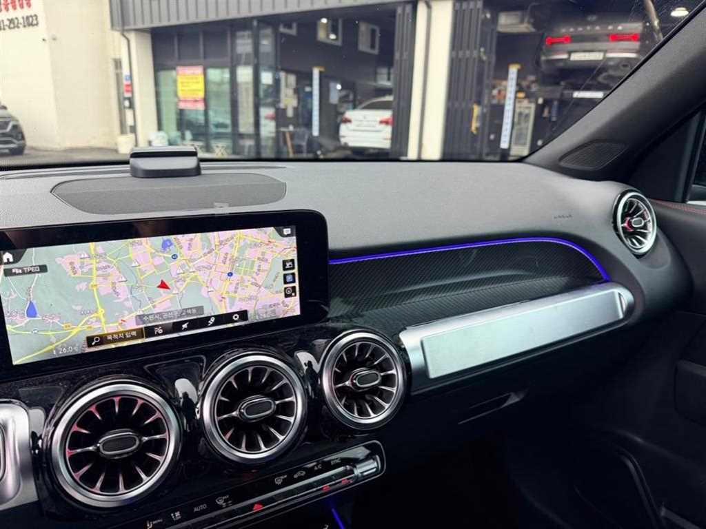 벤츠 GLB클래스 GLB 250 4매틱 - 이미지 7