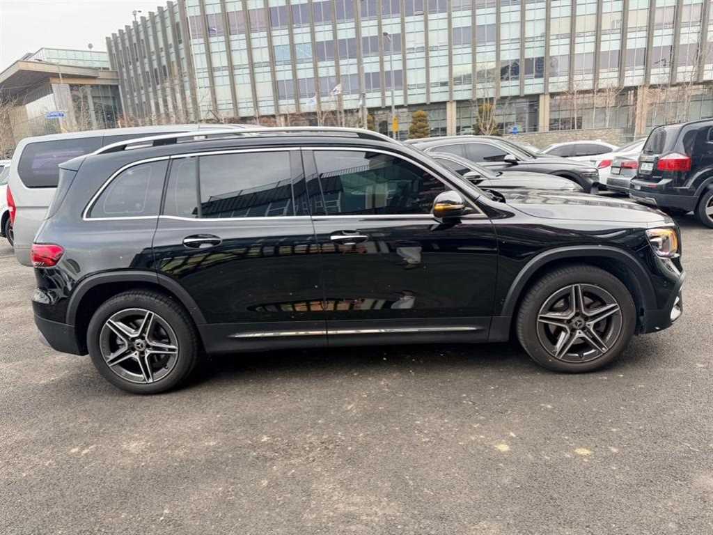 벤츠 GLB클래스 GLB 250 4매틱 - 이미지 8