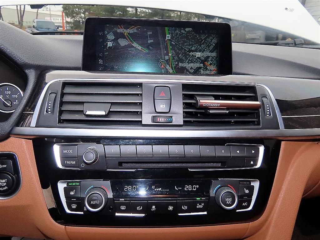 BMW 3시리즈(6세대) 320i 럭셔리 - 이미지 8