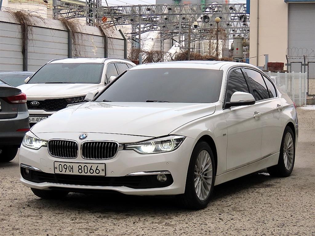 BMW 3시리즈(6세대) 320i 럭셔리 - 이미지 19