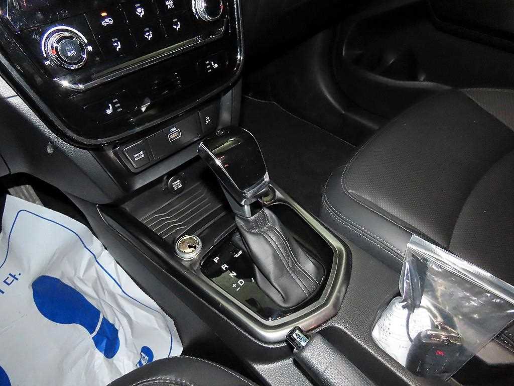 KG모빌리티(쌍용) 베리 뉴 티볼리 1.5 가솔린 2WD V3 - 이미지 15