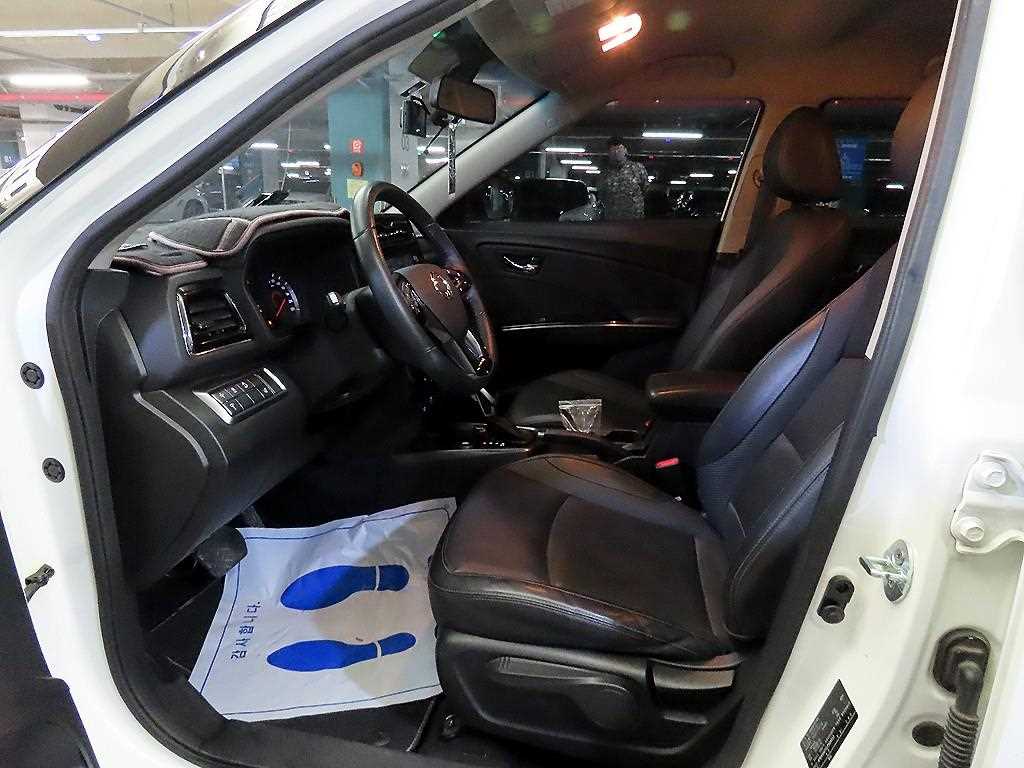 KG모빌리티(쌍용) 베리 뉴 티볼리 1.5 가솔린 2WD V3 - 이미지 18